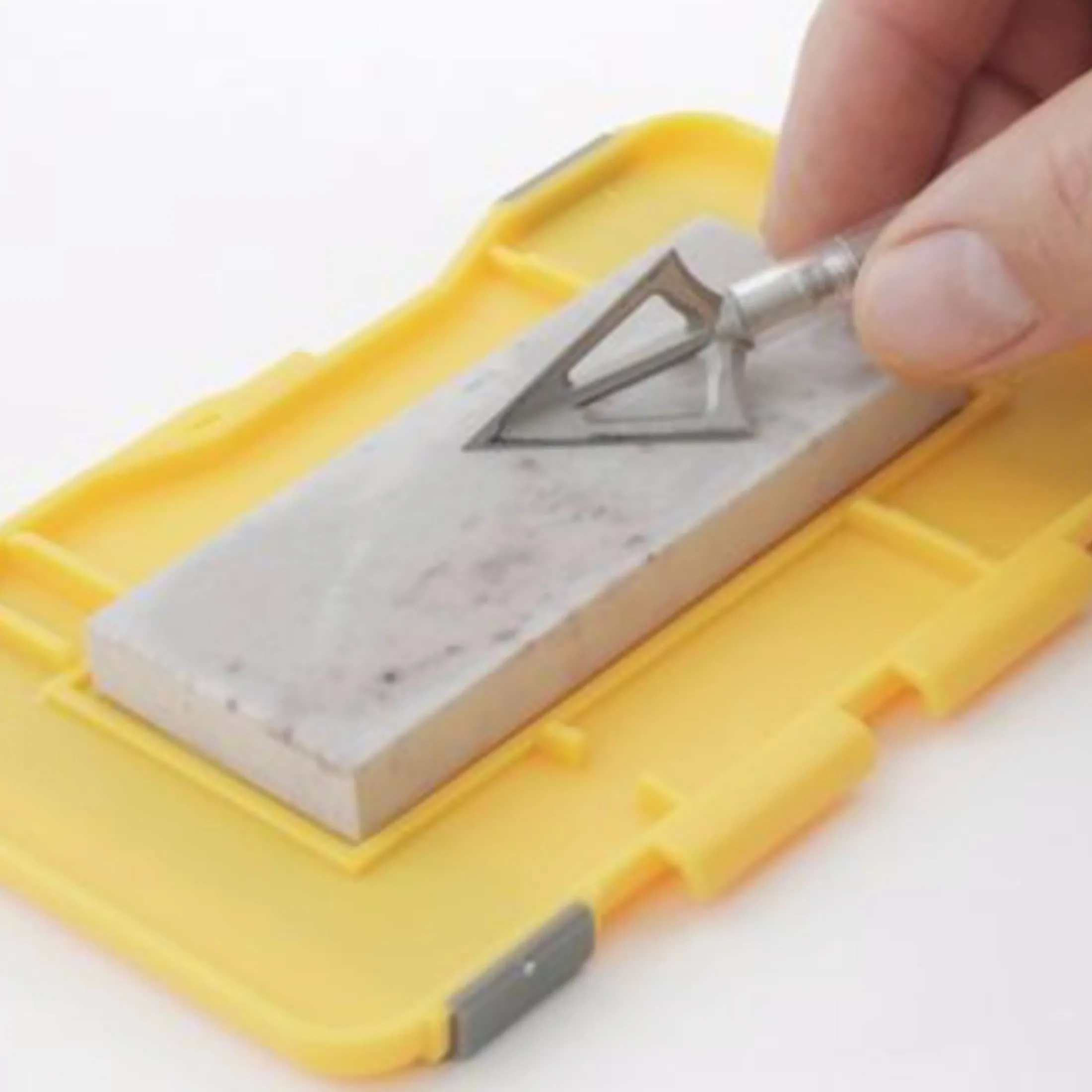 Mechanical broad head sharpening system